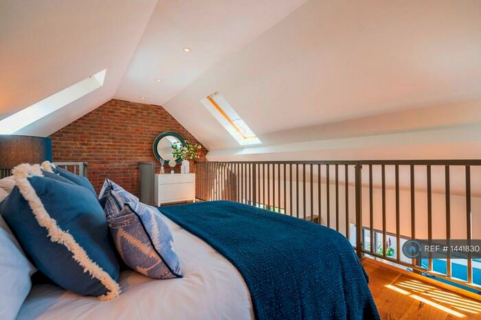 1 Bedroom Flat To Rent In Friday Street, Henley-On-Thames, RG9