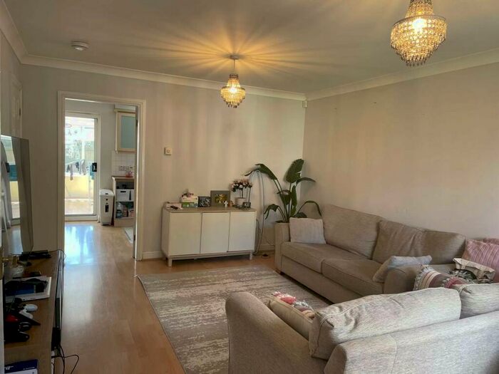 3 Bedroom Detached House To Rent In Crossford Road, ***Available With Zero Deposit***, L14