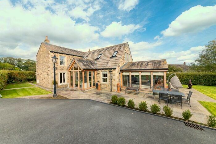 5 Bedroom Detached House For Sale In The Village, Thurstonland, HD4