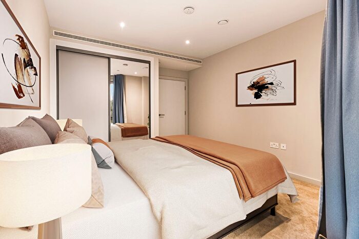 3 Bedroom Flat To Rent In Nine Elms Lane, London, SW11