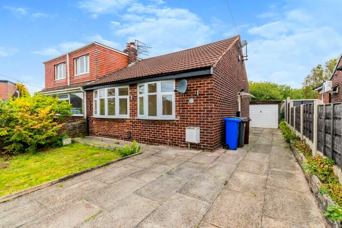 2 Bedroom Bungalow To Rent In Leaford Avenue, Denton, Manchester, Greater Manchester, M34