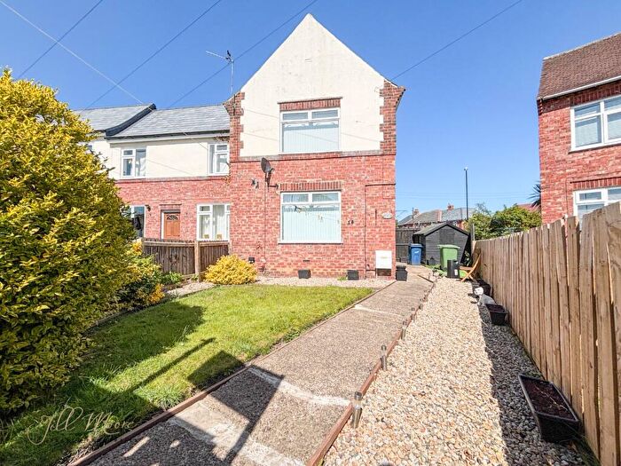 2 Bedroom End Of Terrace House To Rent In Maplewood Crescent, Washington, Tyne And Wear, NE38