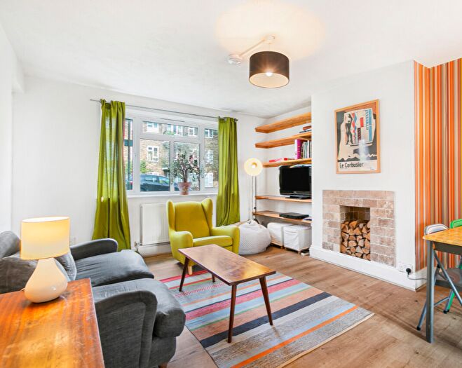 3 Bedroom Flat To Rent In Todd House, The Grange, London, N2