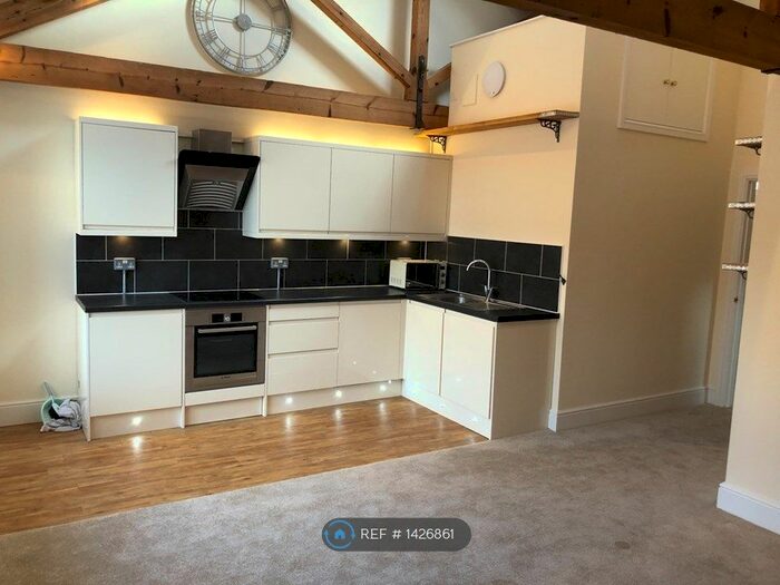 1 Bedroom Flat To Rent In Abington Street, Northampton, NN1