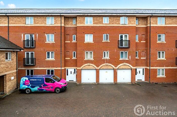 2 Bedroom Apartment For Sale In Saltash Road, Swindon, SN2