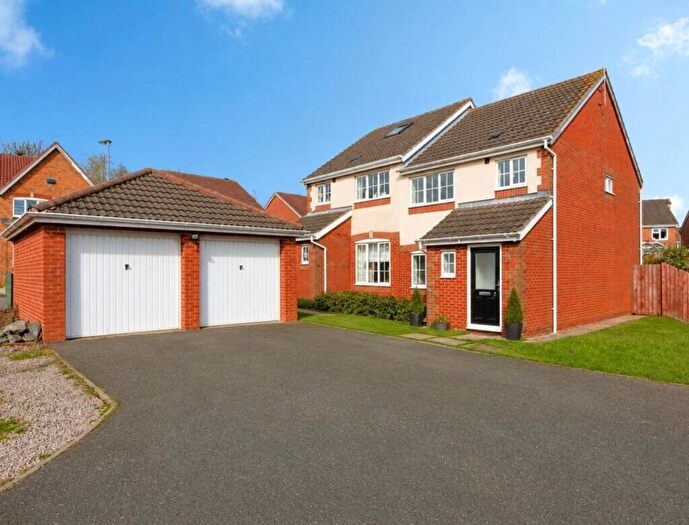 3 Bedroom Semi-Detached House For Sale In Kelso Close, Measham, DE12