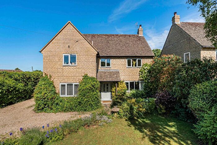 4 Bedroom Detached House For Sale In Lechlade Road, Southrop, Gloucestershire, GL7