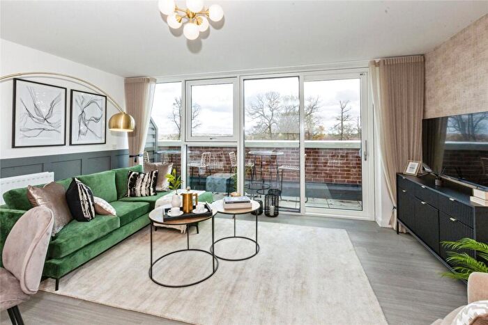 2 Bedroom Flat For Sale In Sunningdale Park, Berkshire, SL5