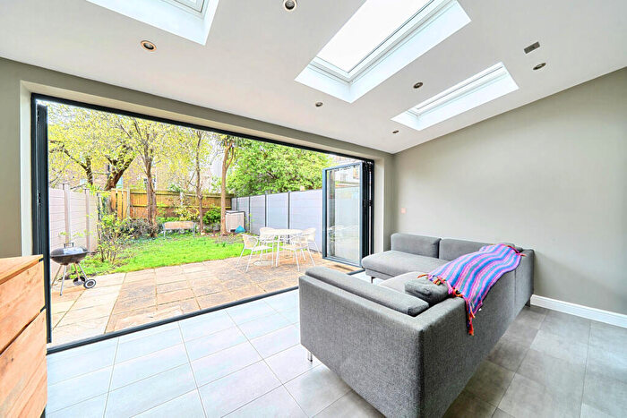 5 Bedroom Property For Sale In Hansler Road, East Dulwich, London, SE22