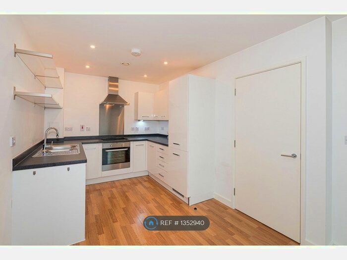 1 Bedroom Flat To Rent In Cranston Court, London, W12