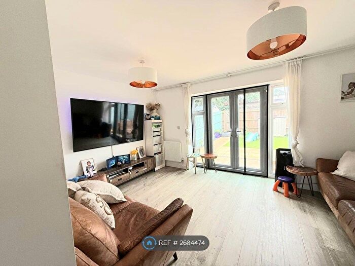 4 Bedroom Terraced House To Rent In Great Clayne Road, Gravesend, DA12