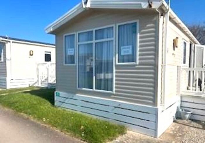 2 Bedroom Park Home For Sale In Bude, Cornwall, EX23