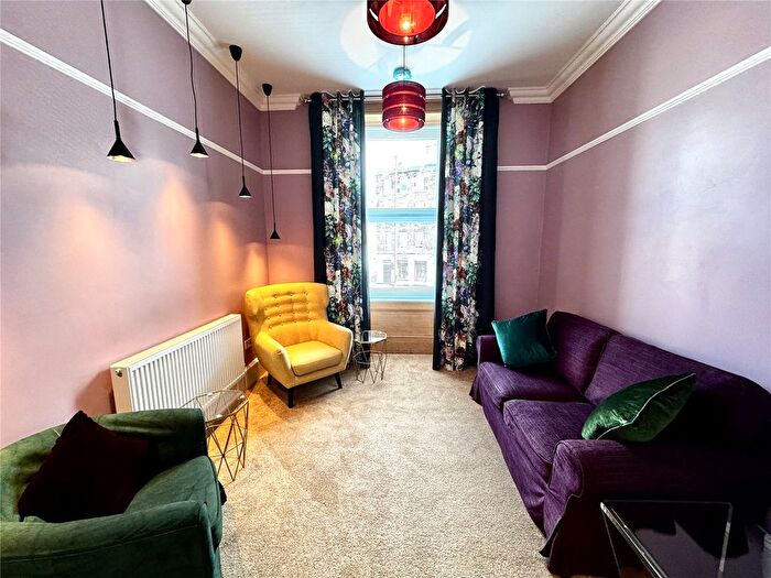 3 Bedroom Flat To Rent In / Home Street, Edinburgh, EH3