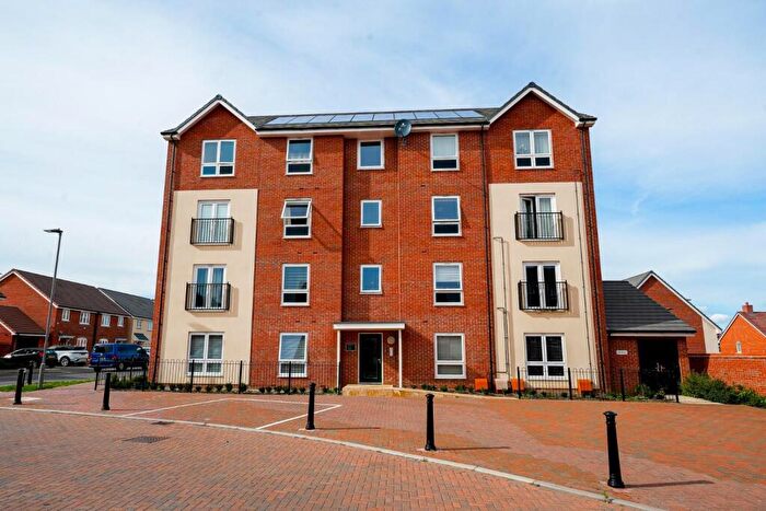 2 Bedroom Flat For Sale In Santa Cruz Avenue, Newton Leys, Bletchley, Milton Keynes, MK3