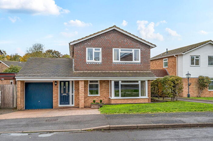 4 Bedroom Detached House For Sale In Hollyhock Close, Basingstoke, RG22