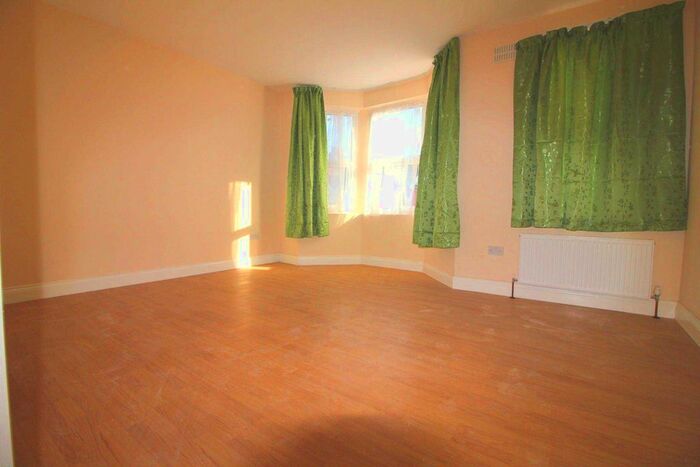 4 Bedroom Flat To Rent In Saxon Road, Southall UB1