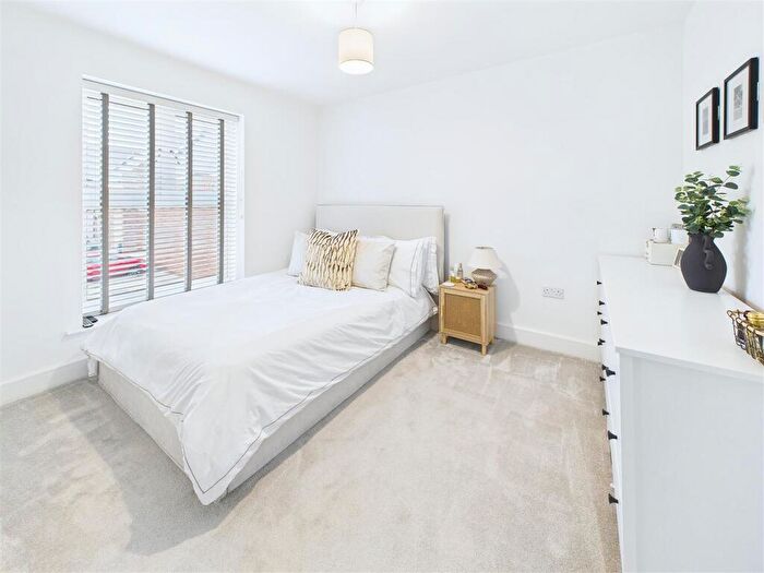 1 Bedroom Flat For Sale In Philip Whitehead Road, Chelmsford, CM1