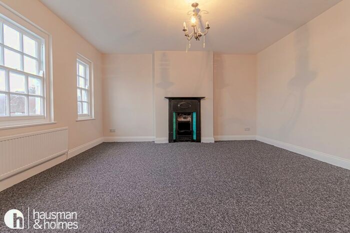 4 Bedroom Flat To Rent In Finchley Road, London, NW11