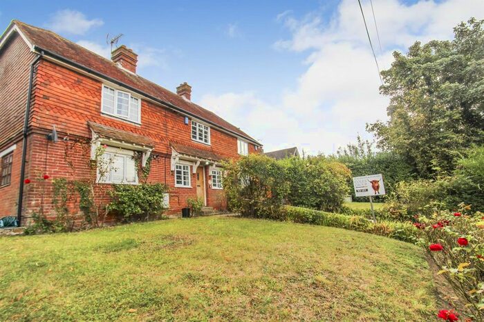 3 Bedroom Cottage To Rent In Chart Road, Chart Sutton, Maidstone, ME17