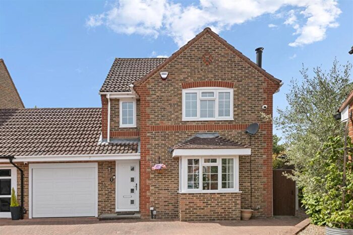 3 Bedroom Detached House For Sale In Martindale, Iver, SL0