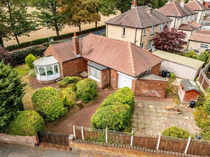 2 Bedroom Detached Bungalow For Sale In Blackburn Road, Brighouse, HD6