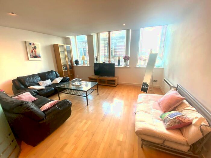 1 Bedroom Apartment To Rent In Park House Apartments Park Row City Centre, LS1