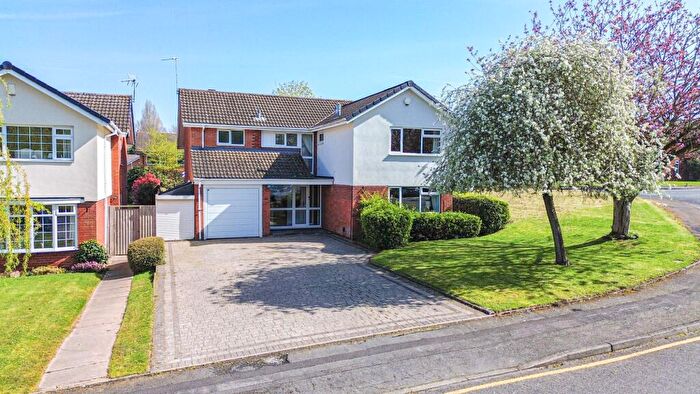 4 Bedroom Detached House For Sale In Whitefields Crescent, Solihull, B91