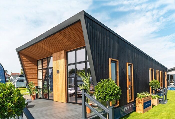 3 Bedroom Lodge For Sale In Plas Coch Country Amp; Leisure Retreat, Llanedwen Llanfairpwllgwyngyll, LL61