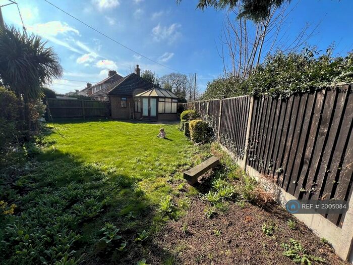 3 Bedroom Bungalow To Rent In Winstree Road, Stanway, Colchester, CO3