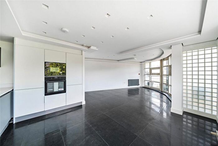 1 Bedroom Flat To Rent In Royal College Street, Camden, London, NW1