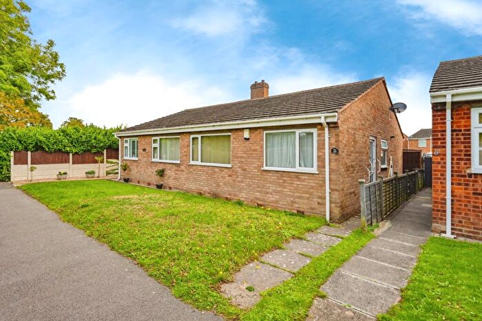 2 Bedroom Bungalow For Sale In Elm Tree Walk, Tamworth, Staffordshire, B79