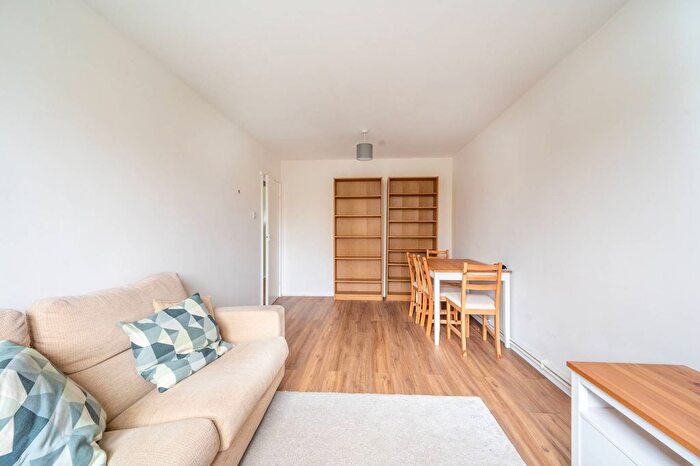 1 Bedroom Flat To Rent In Waddington Street, Stratford, London, E15