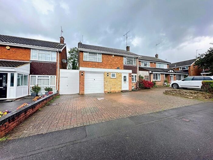 4 Bedroom Detached House To Rent In Winton Close, Luton, Bedfordshire, LU2