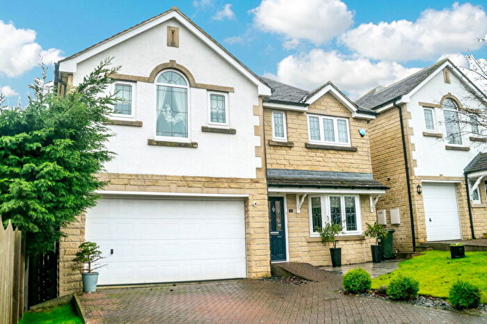 5 Bedroom Detached House For Sale In Round Hill Close, Skelmanthorpe, HD8