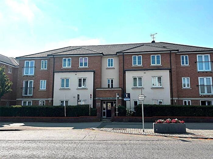 2 Bedroom Flat For Sale In Aylesbury Street, Bletchley, Milton Keynes, Buckinghamshire, MK2