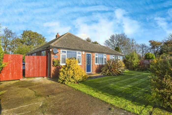 3 Bedroom Detached Bungalow For Sale In Middlemarsh Road, Burgh Le Marsh, Skegness, PE24