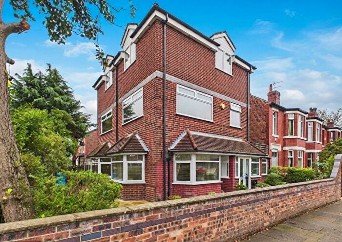 5 Bedroom Detached House For Sale In Moorfield Road, Salford, M6