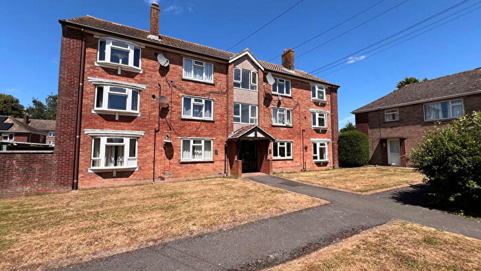 2 Bedroom Flat For Sale In Devizes, Wiltshire, SN10