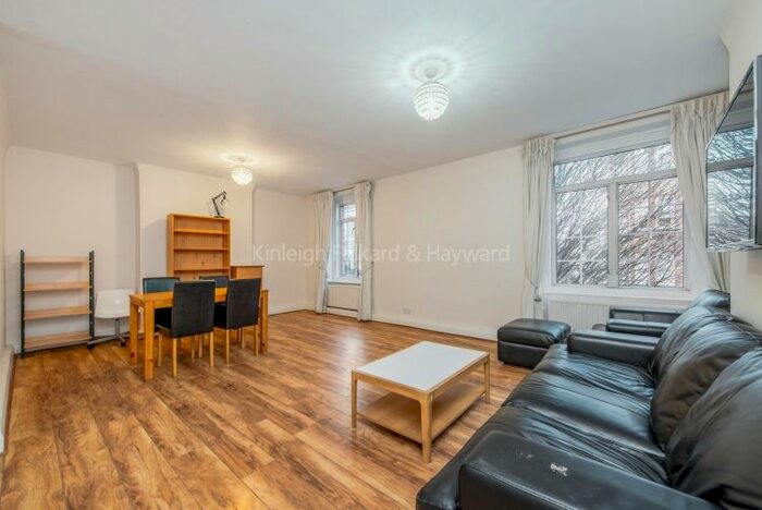 2 Bedroom Flat To Rent In Harrowby Street, London, W1H