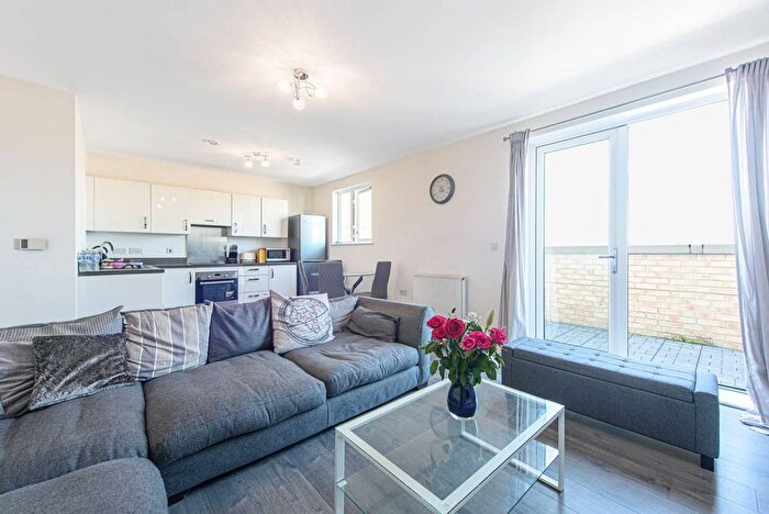 2 Bedroom Flat For Sale In Coxwell Boulevard, Mill Hill, London, NW9