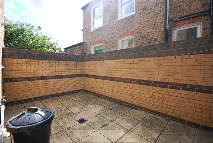 1 Bedroom Property To Rent In Tooting Bec Road, Tooting Bec, SW17