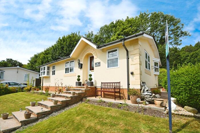 2 Bedroom Detached Bungalow For Sale In Brookfield Park, Mill Lane, Old Tupton, Chesterfield, S42