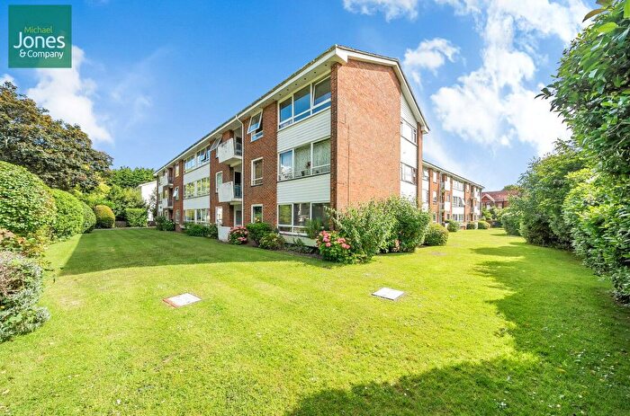 2 Bedroom Flat To Rent In St. Botolphs Road, Worthing, West Sussex, BN11