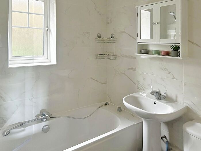 2 Bedroom Terraced House For Sale In Dunsford Close, Swindon, SN1