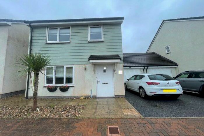 3 Bedroom Property To Rent In Ashton Close, Redruth, TR16