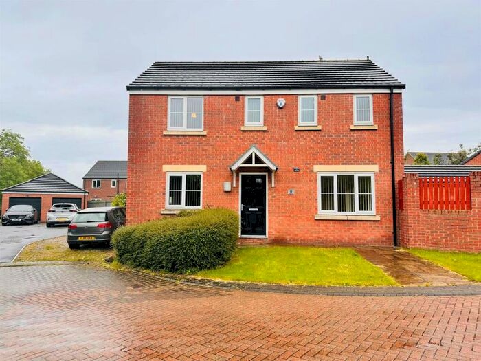 3 Bedroom Detached House To Rent In Aspen View, Whinmoor, LS14