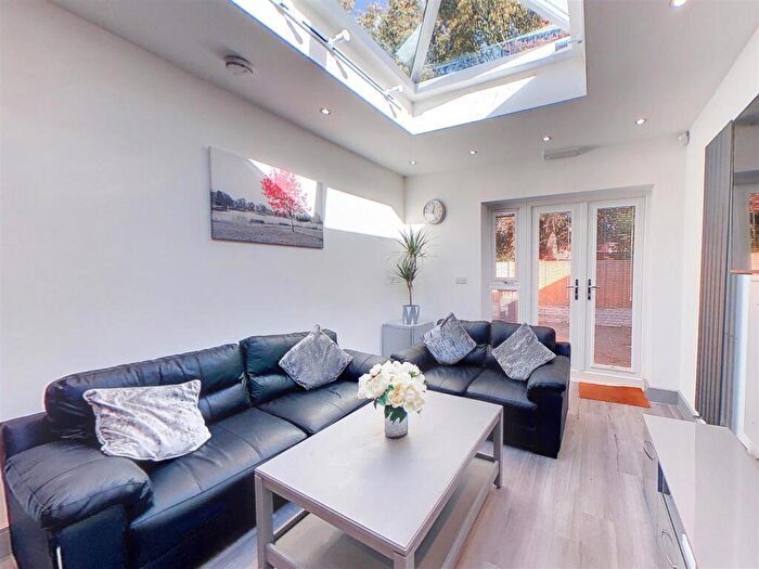 6 Bedroom House To Rent In Teignmouth Road, Birmingham, West Midlands, B29