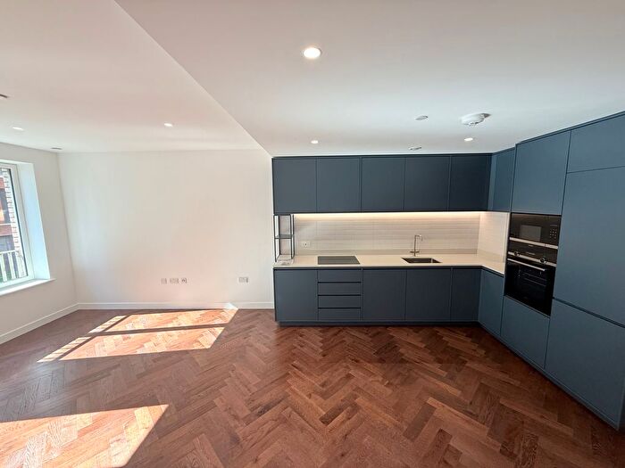 1 Bedroom Flat To Rent In Parkview Avenue, London, NW2