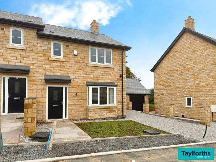 3 Bedroom Semi-Detached House For Sale In Cob Lane, Kelbrook, BB18