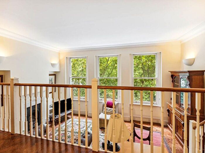 2 Bedroom Flat To Rent In Courtfield Gardens, Earl's Court, London, SW5